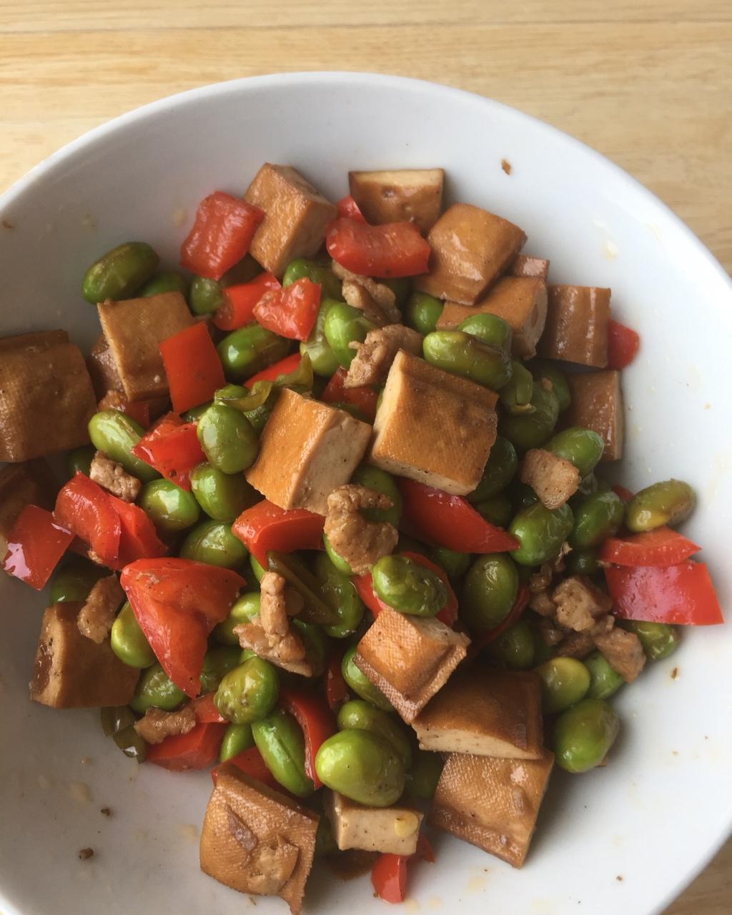 毛豆米香干炒肉丁