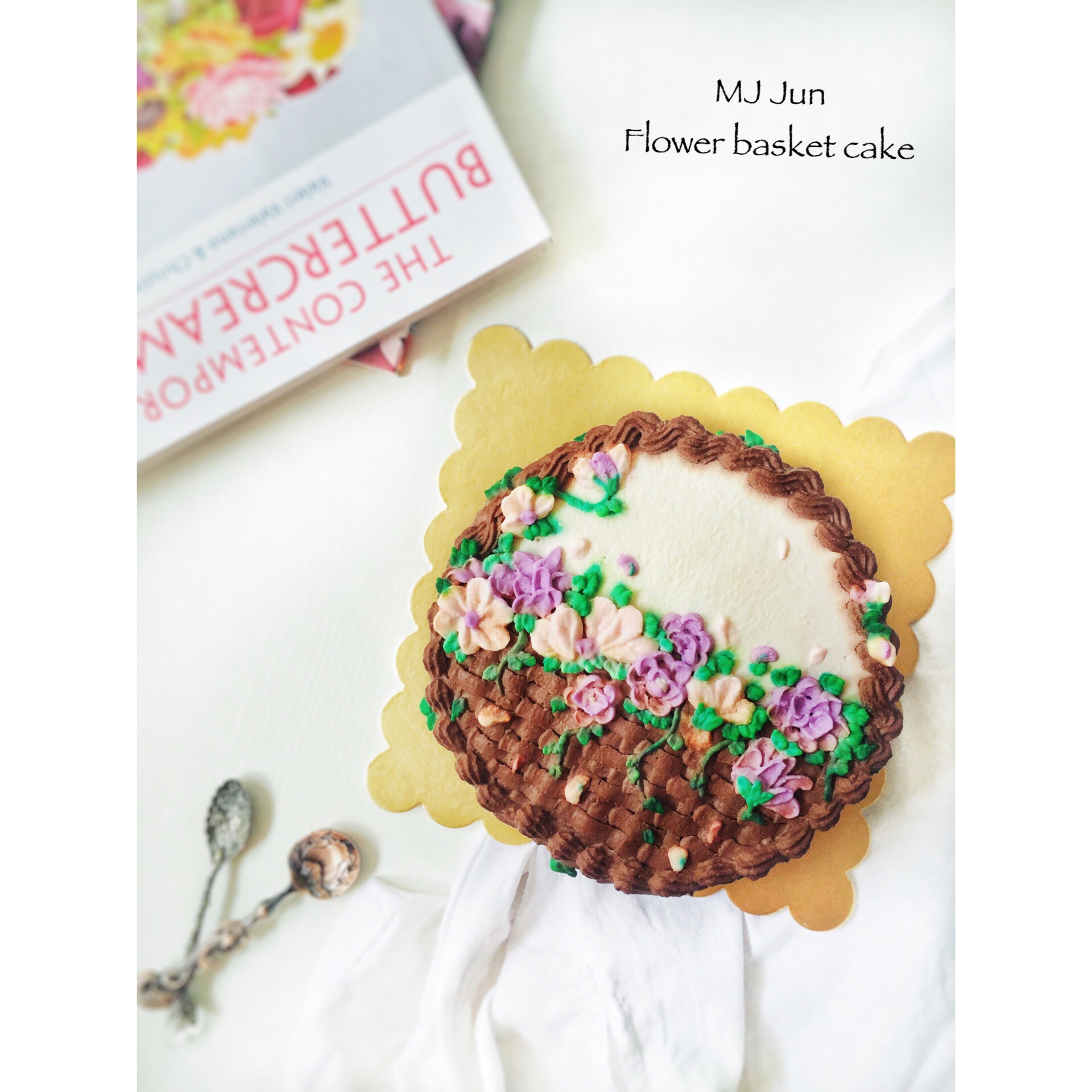 一看就会的奶油'花篮'裱花～