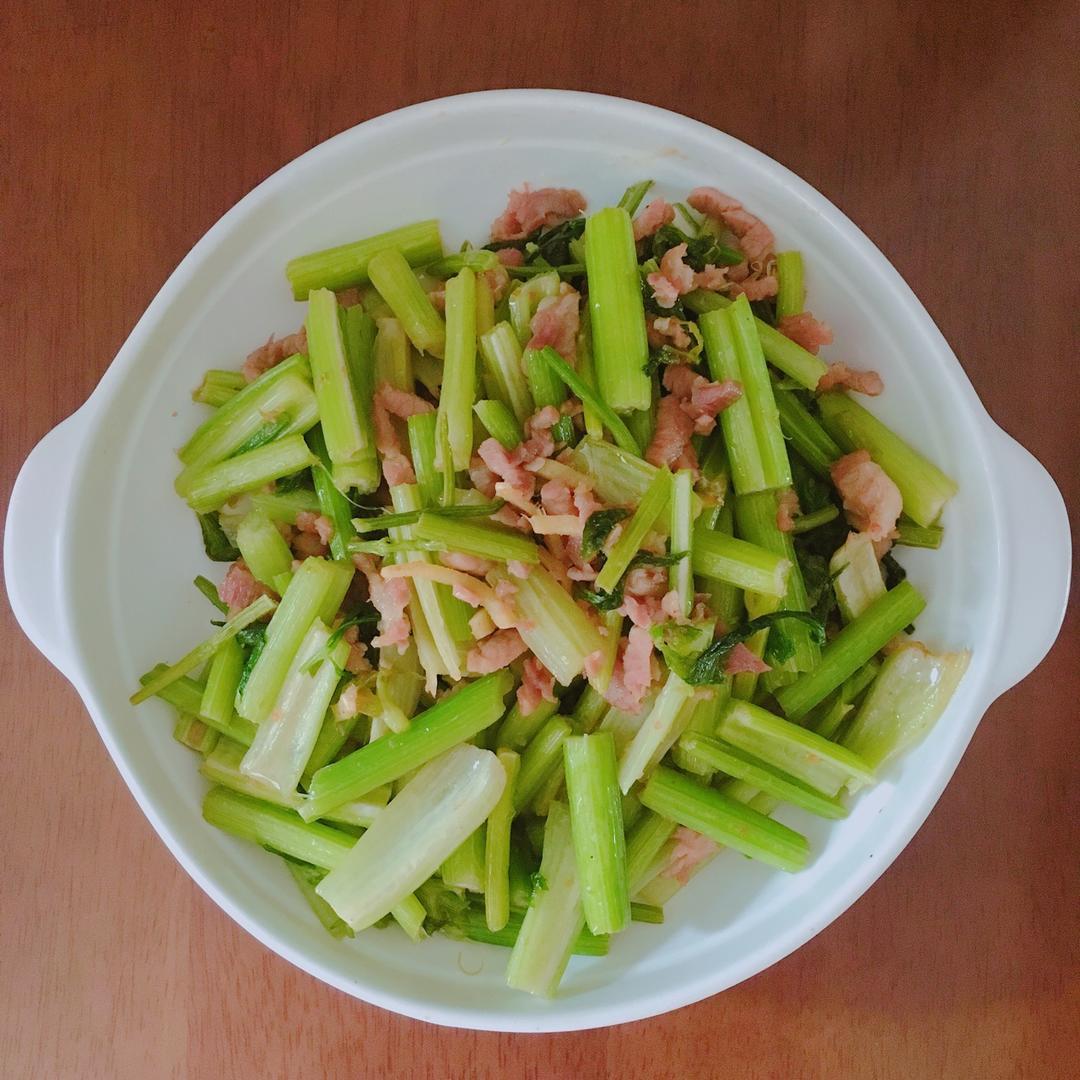 用叶草青之-做的芹菜炒肉