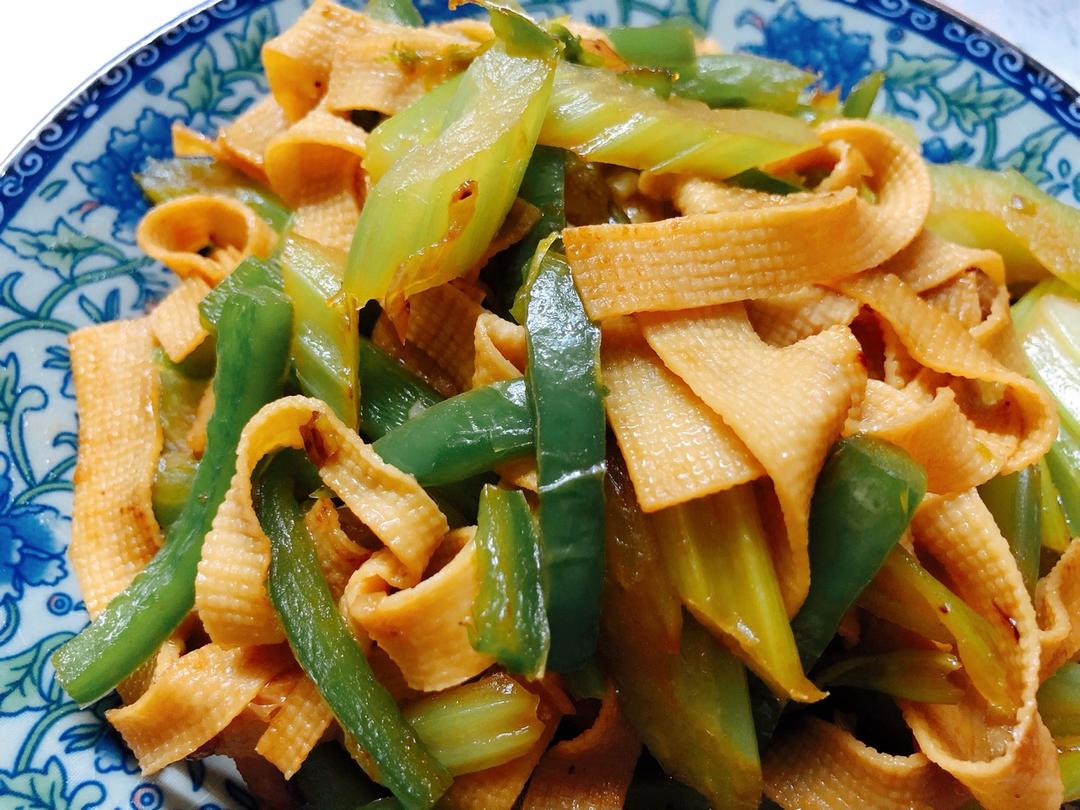 青椒炒豆皮