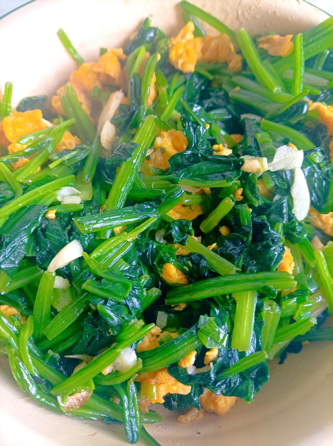 菠菜炒鸡蛋