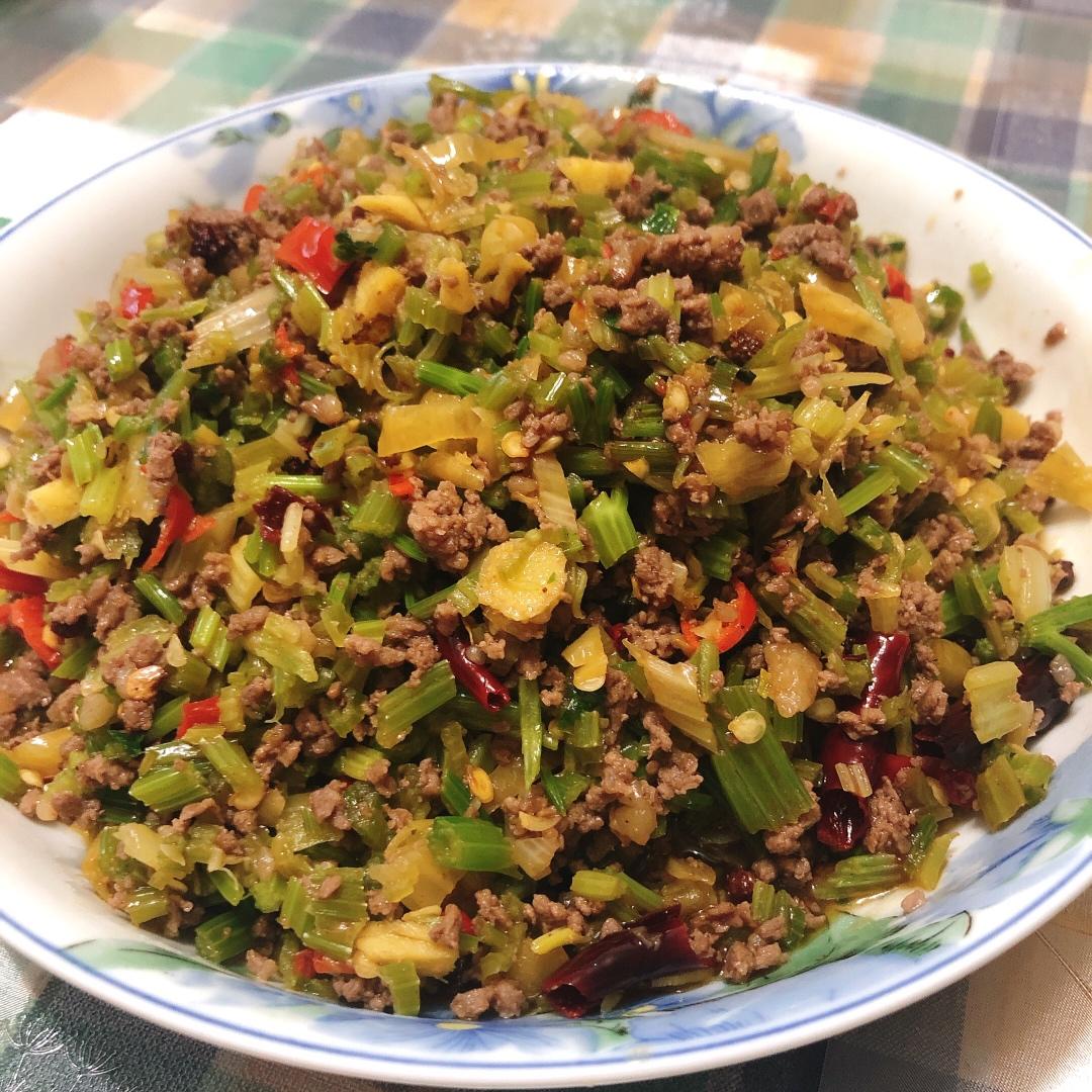 芹菜牛肉末「下饭神器」