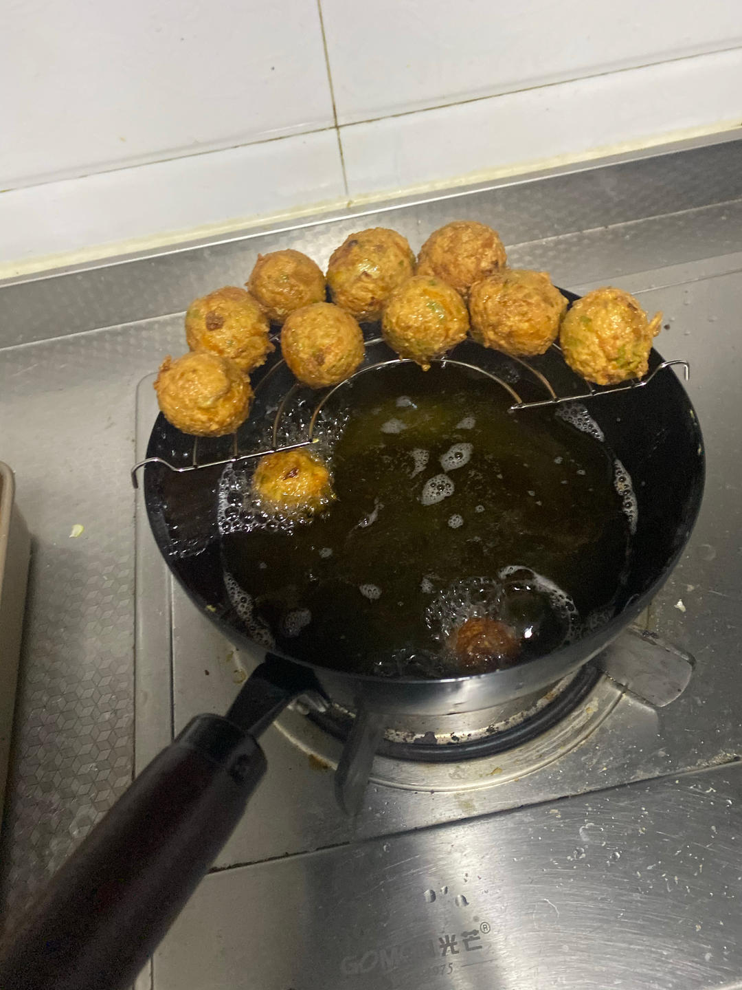 炸萝卜丸子