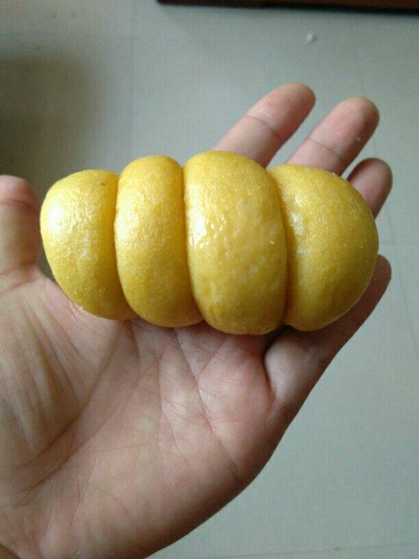 新手也可以--详解如何做出人见人爱、金黄的南瓜馒头