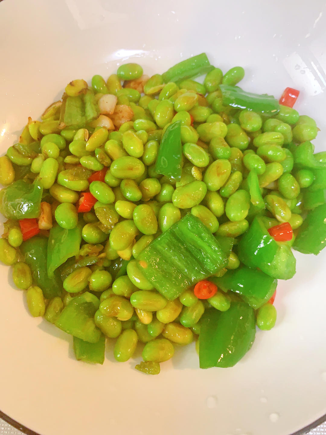 青椒炒毛豆米（5分钟快手菜）