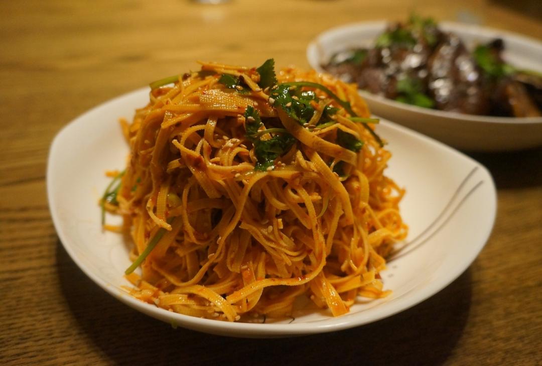 珊瑚三妈妈的韩式拌豆腐丝