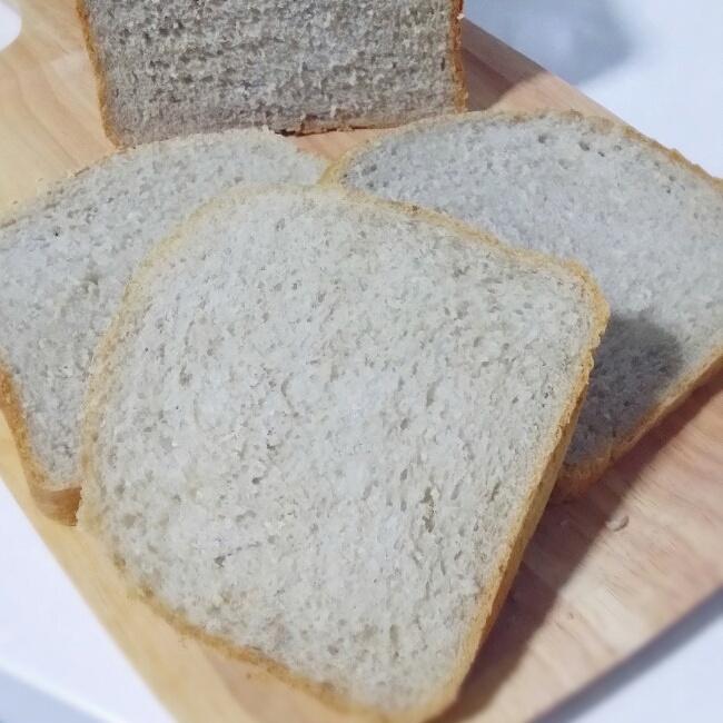 面包机版黑麦吐司的做法