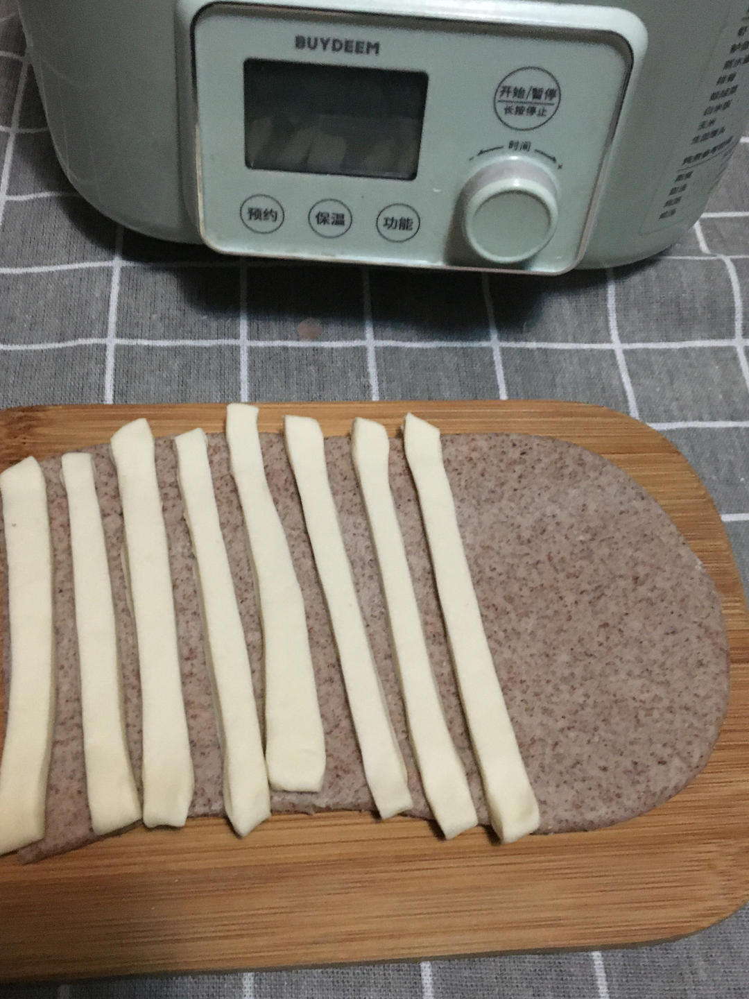 黑米丝带馒头【2月北鼎蒸炖锅食谱】