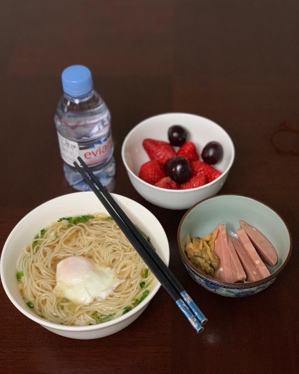 一碗热汤面
