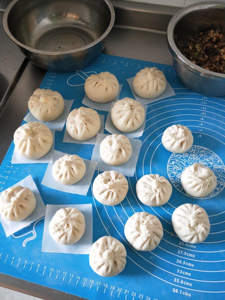 包出有褶子的包子