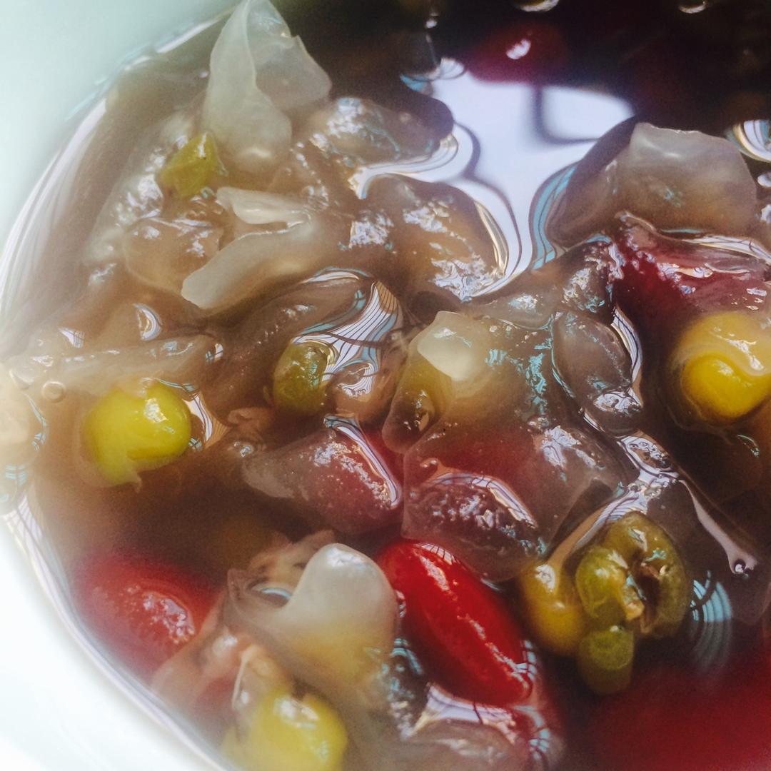银耳莲子绿豆汤