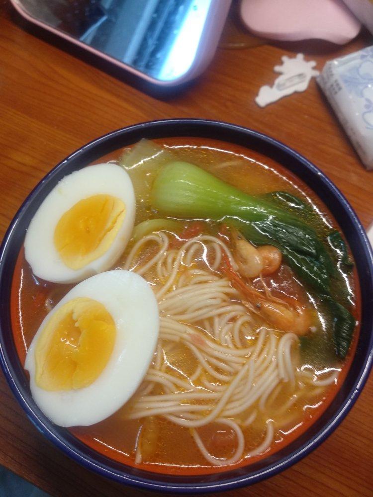屈小蓓啊做的鸡蛋汤面条