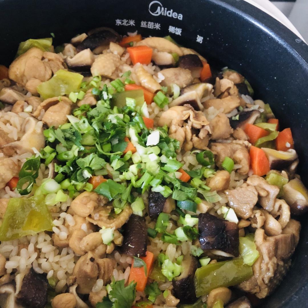 【香菇鸡肉焖饭】