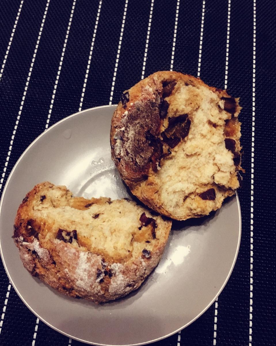 全麦红枣餐包、全麦蛋黄餐包