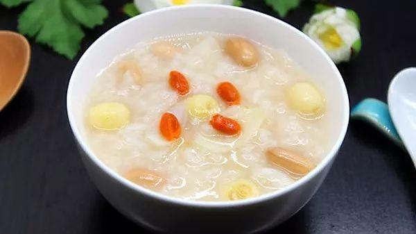 莲子百合粥的做法