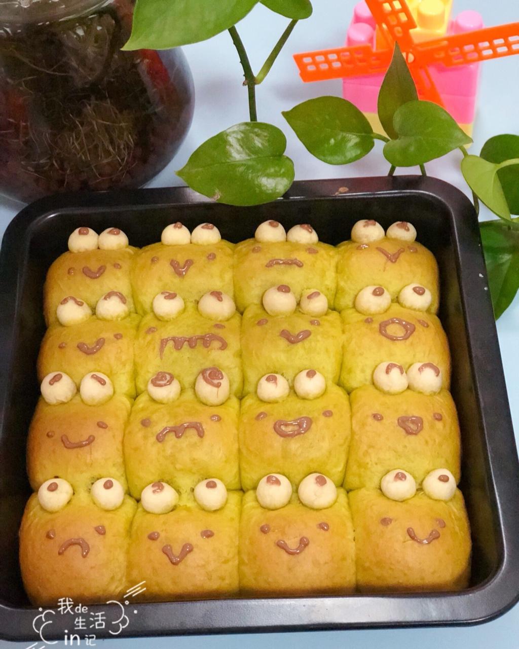 青蛙挤挤小面包