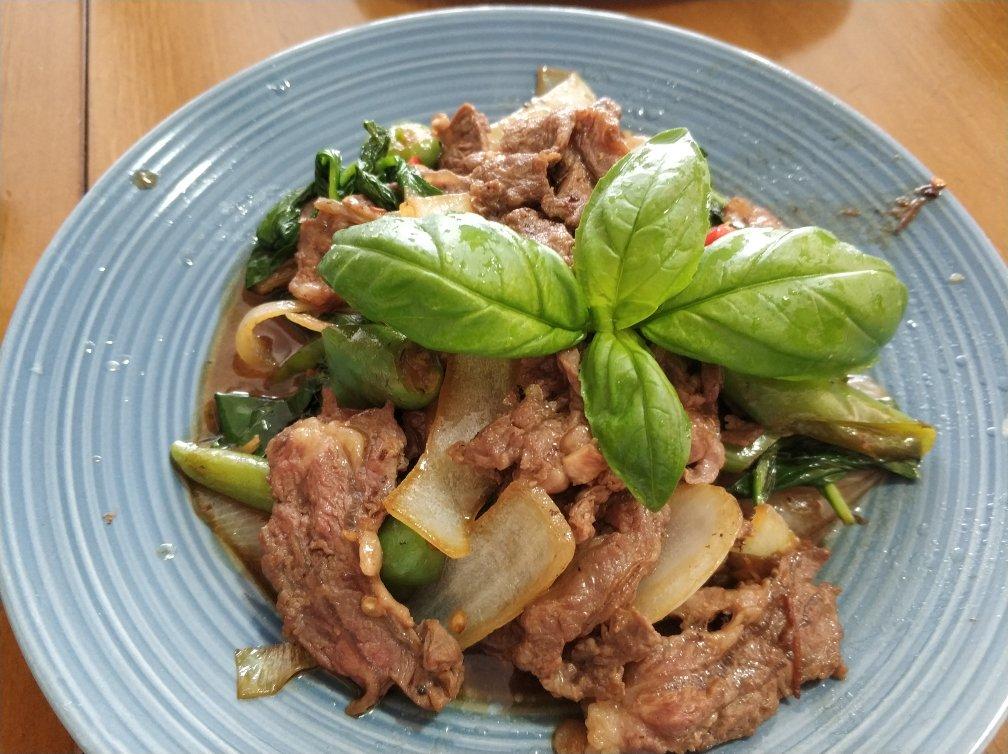 罗勒炒牛肉