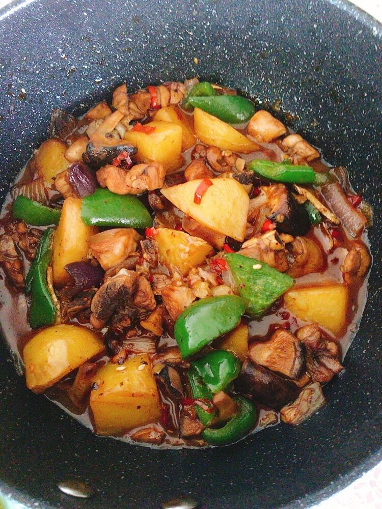 土豆炖鸡块