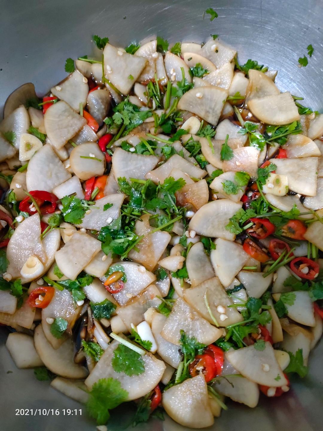 三步爽口酸酸辣辣腌萝卜片小咸菜