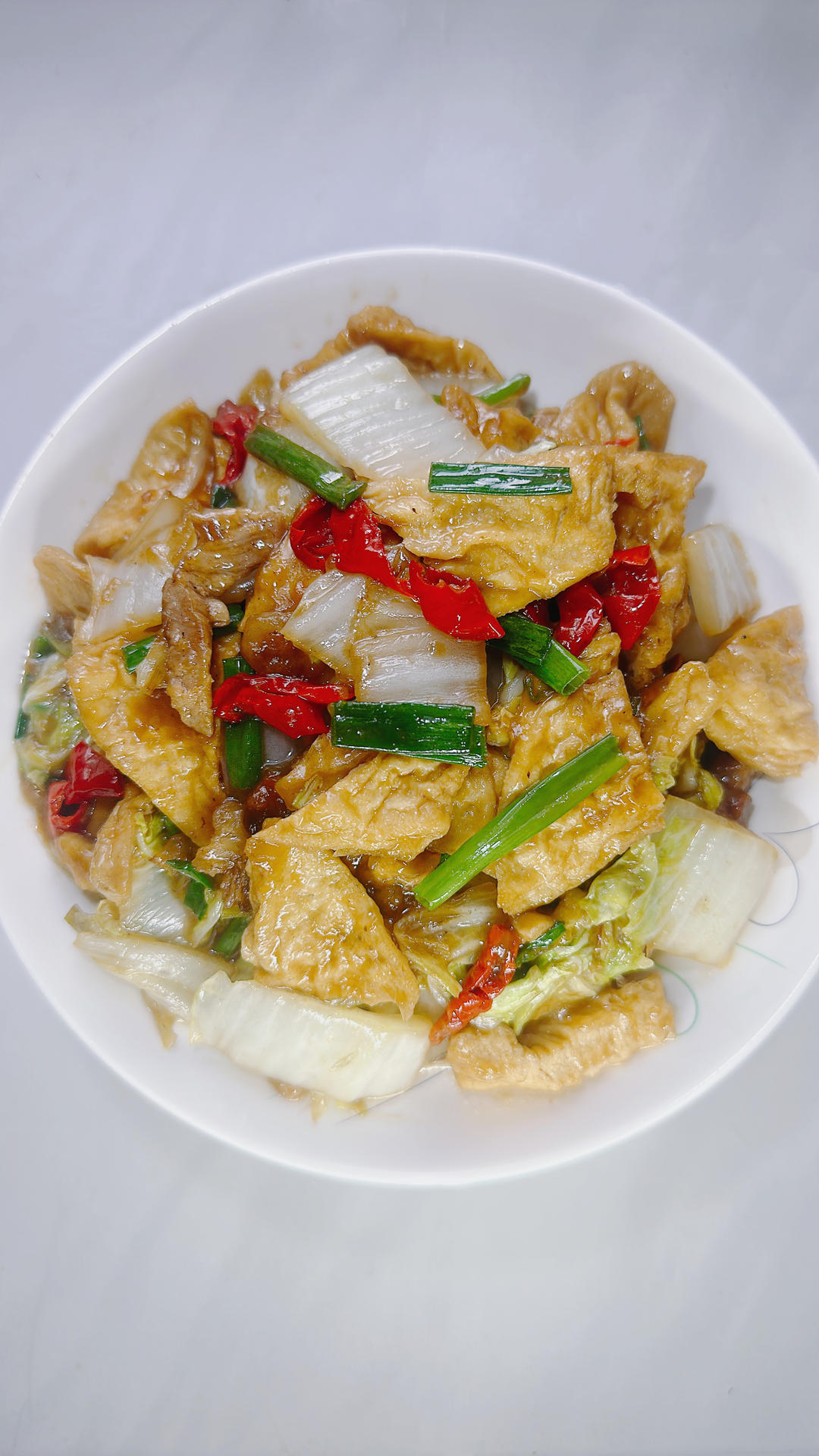 大热天和爽口菜最配，安利这样调味的油豆腐炒白菜，口感真是一绝！