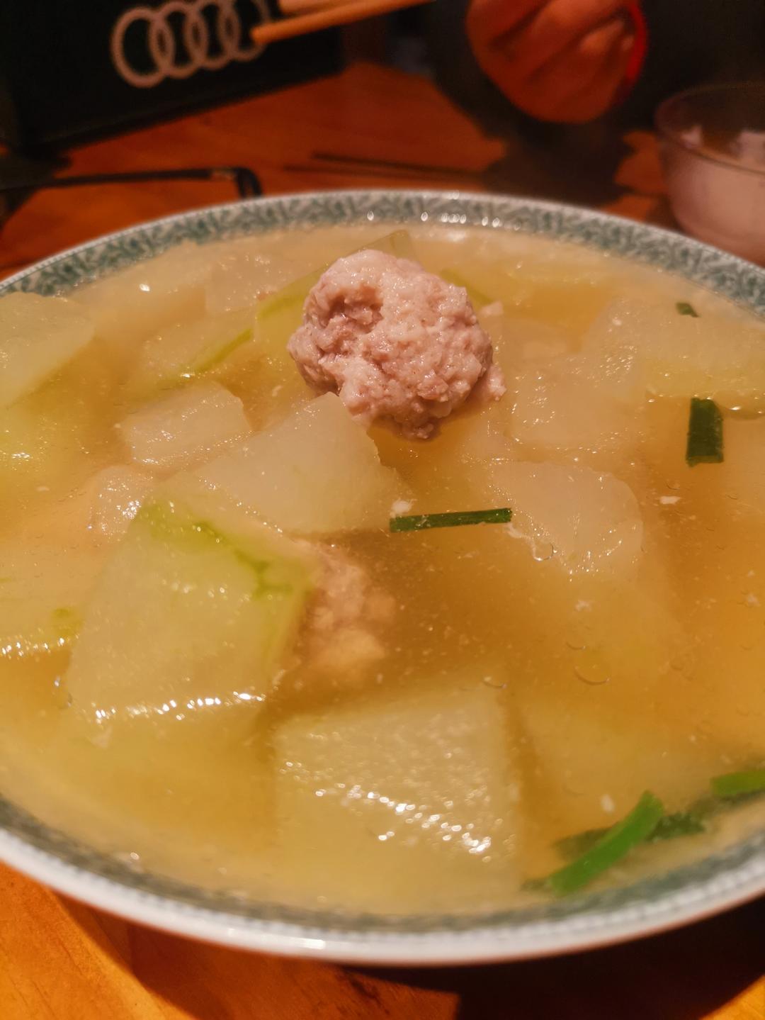 巨鲜美的冬瓜丸子汤