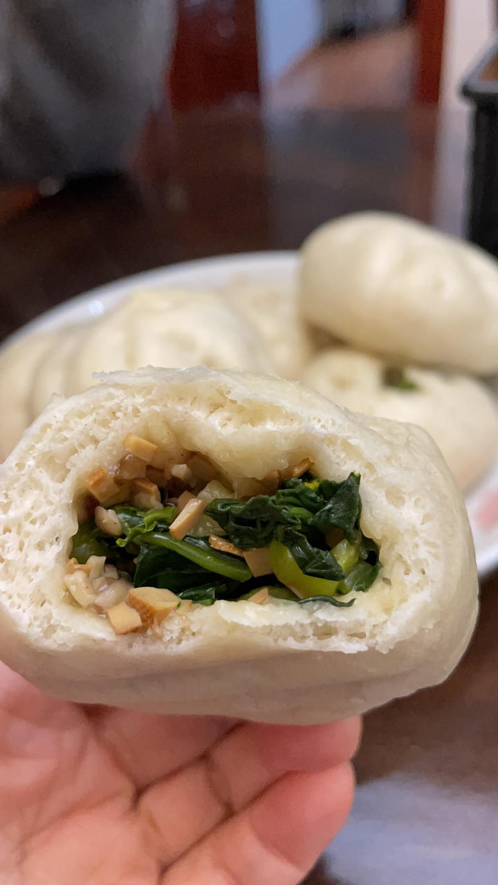 冬笋香菇菜包