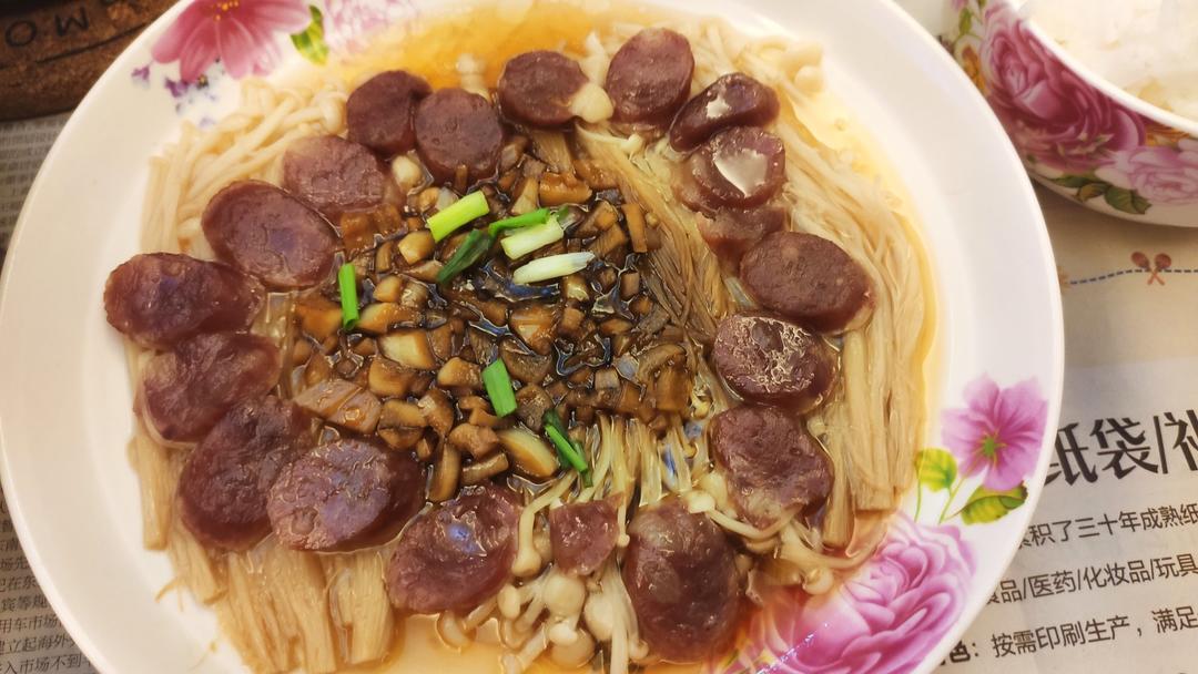 家常快手菜——金针菇蒸腊肠