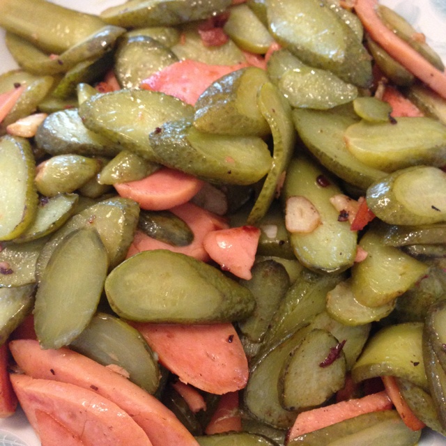 卷卷卷卷心做的酸黄瓜炒火腿肠