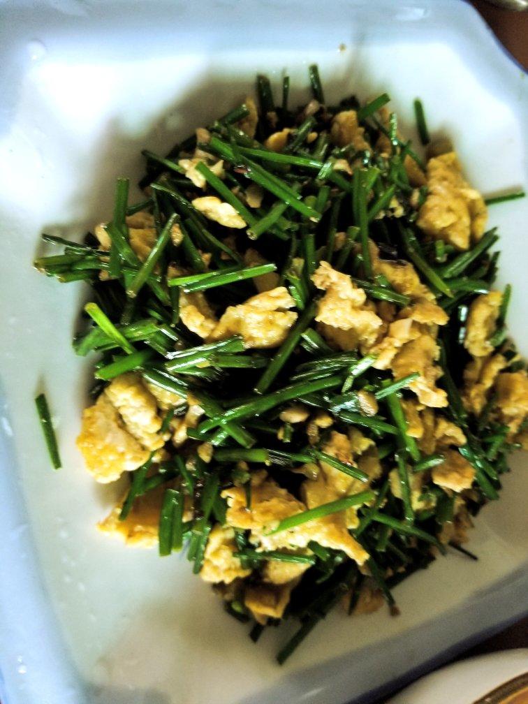 韭菜花炒鸡蛋