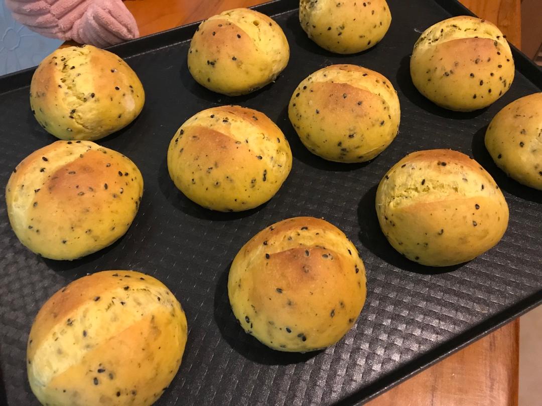 红薯黑芝麻面包球
