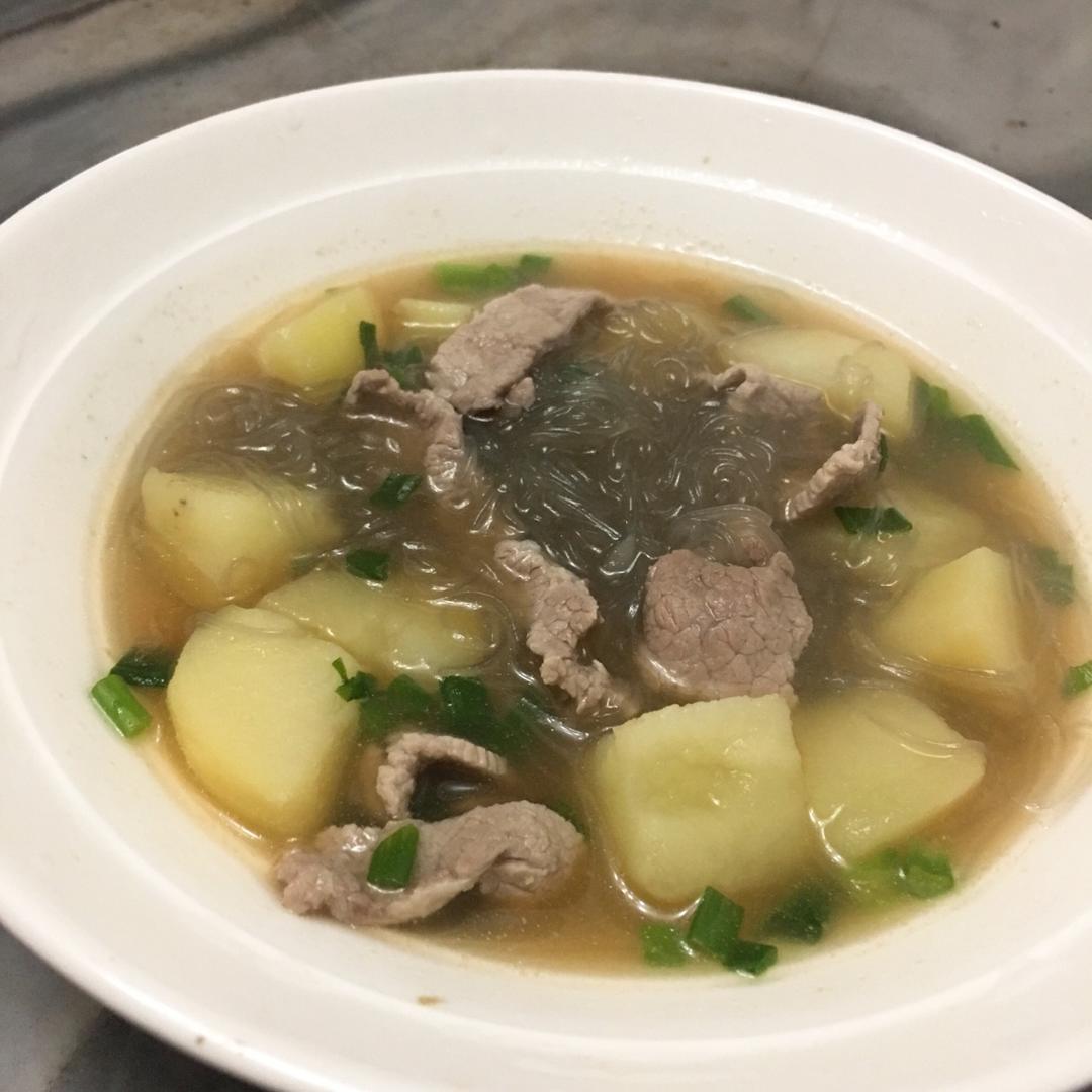 鸡肉土豆煮粉条