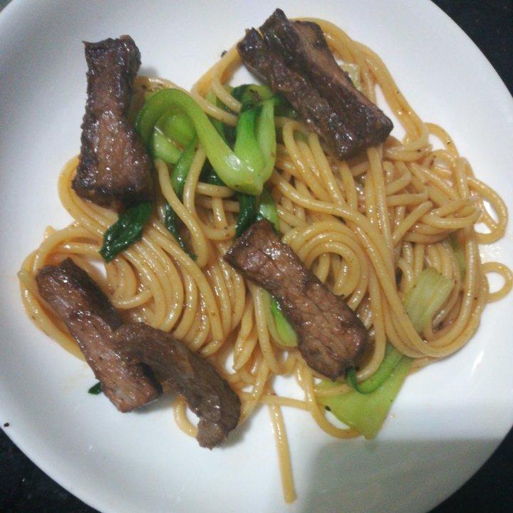 黑椒牛柳炒意面【食材包操作说明】