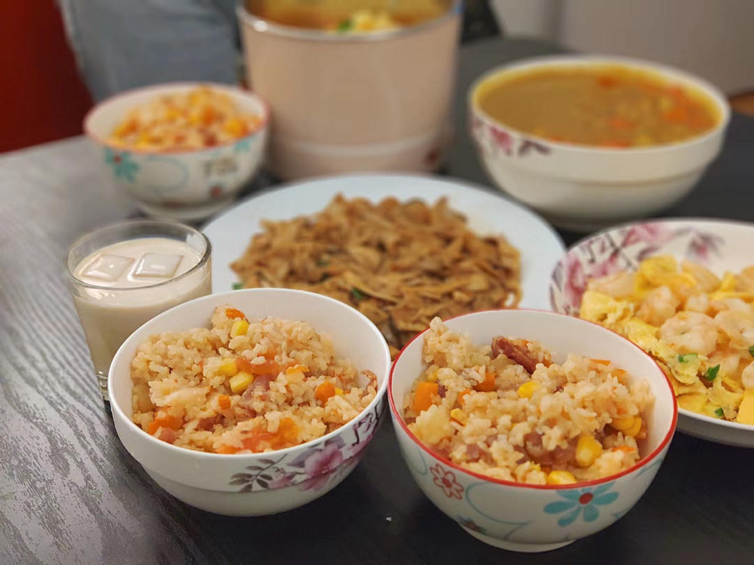 豪华版番茄腊肠焖饭