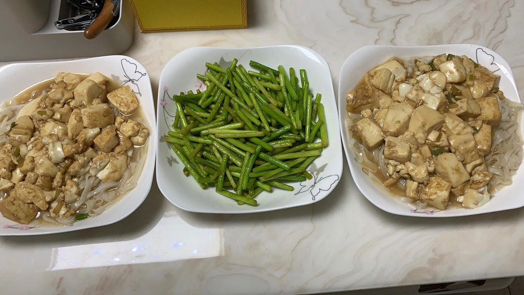 一屋，二人，三餐，四季