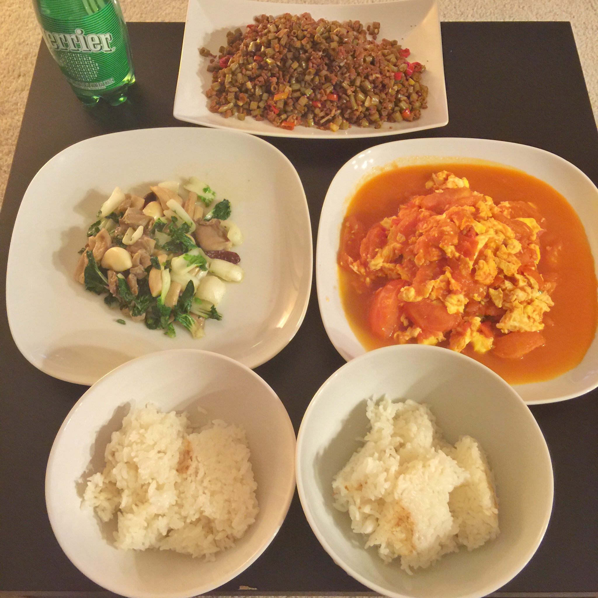 吃饱了不想家