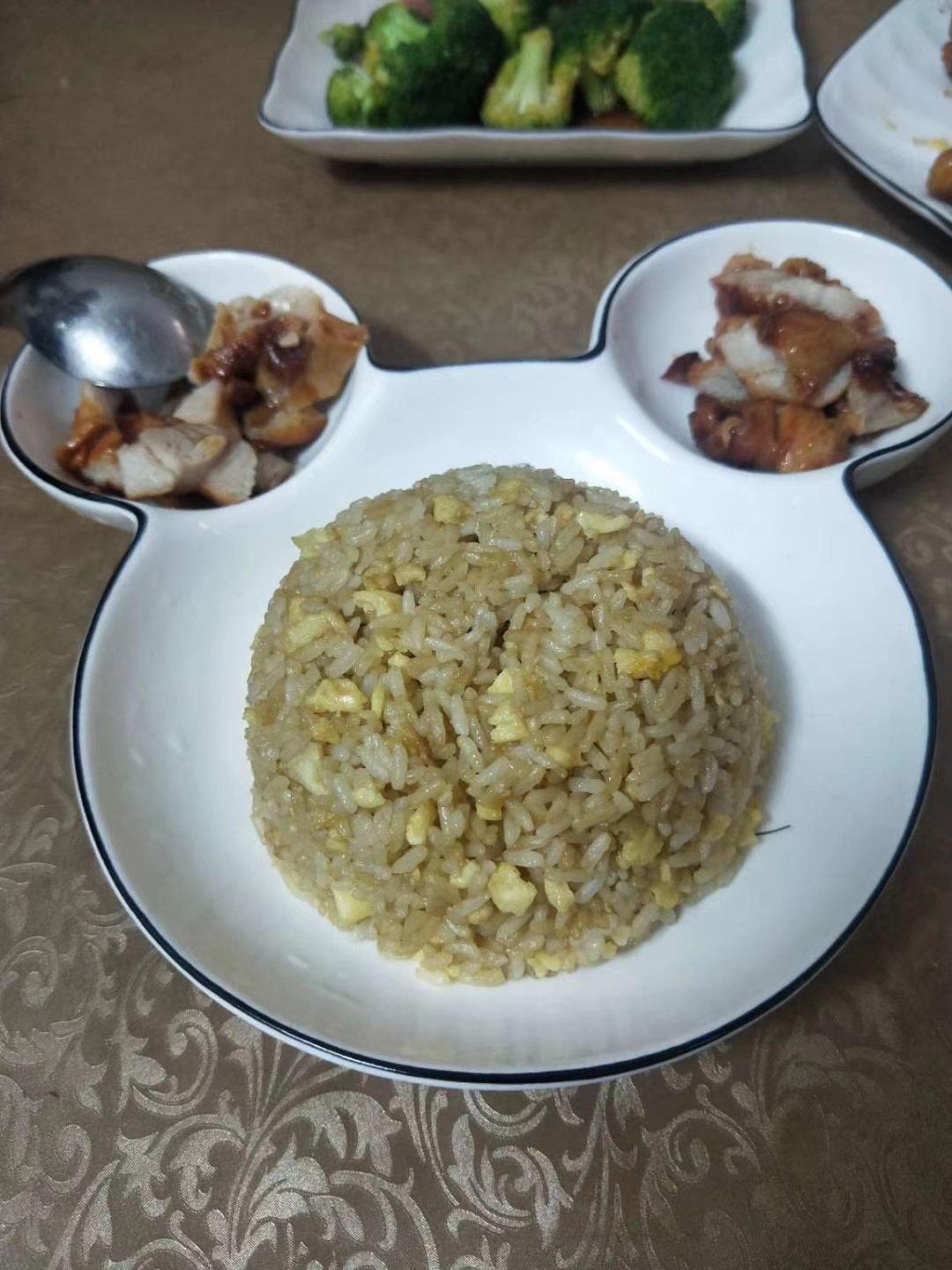 奶酪腊肠杂蔬炒饭