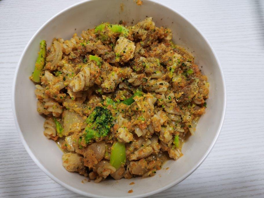 浓情南瓜汁鸡肉意大利面