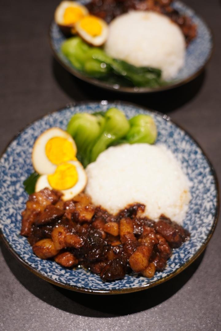 洋葱酥卤肉饭