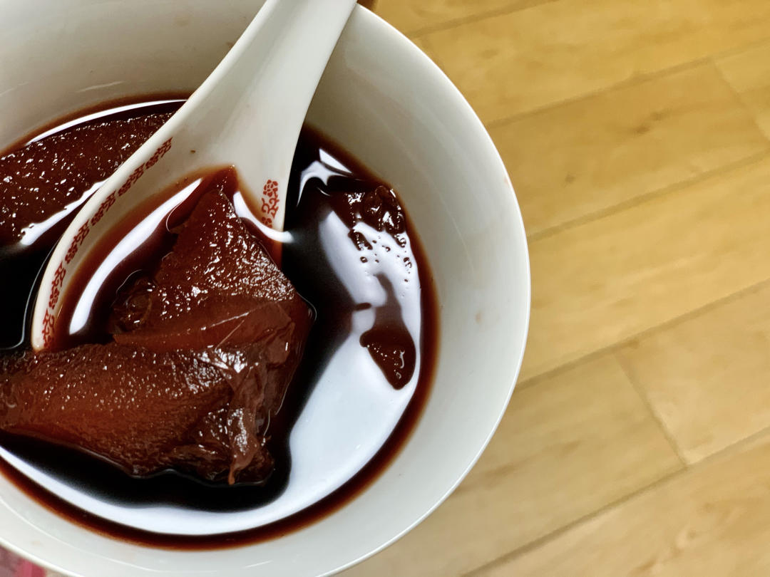 玫瑰花红酒炖雪梨