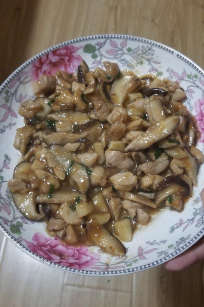 蘑菇滑鸡（香菇滑鸡）