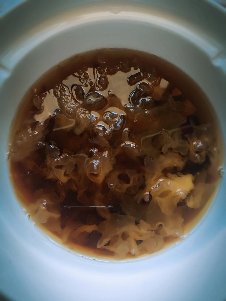 桃胶银耳红枣羹