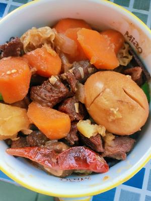红烧牛肉炖土豆+胡萝卜的做法 步骤4