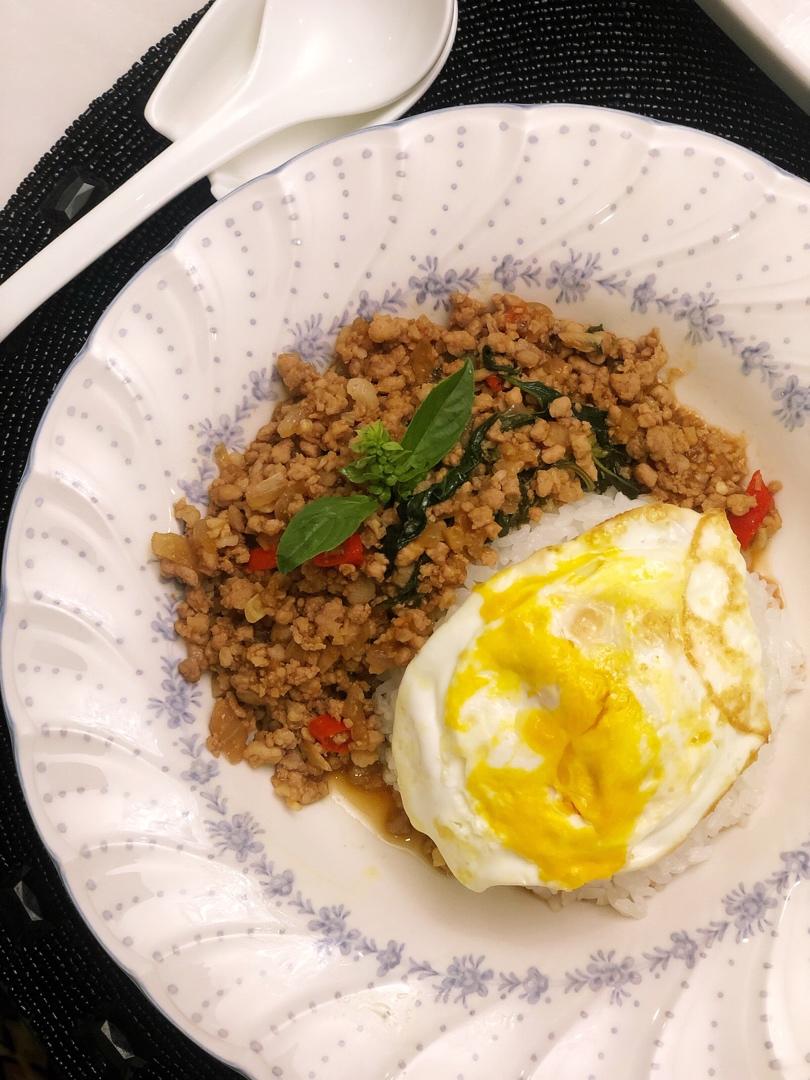 正宗泰国打抛猪肉末（Pad ga prao mu）