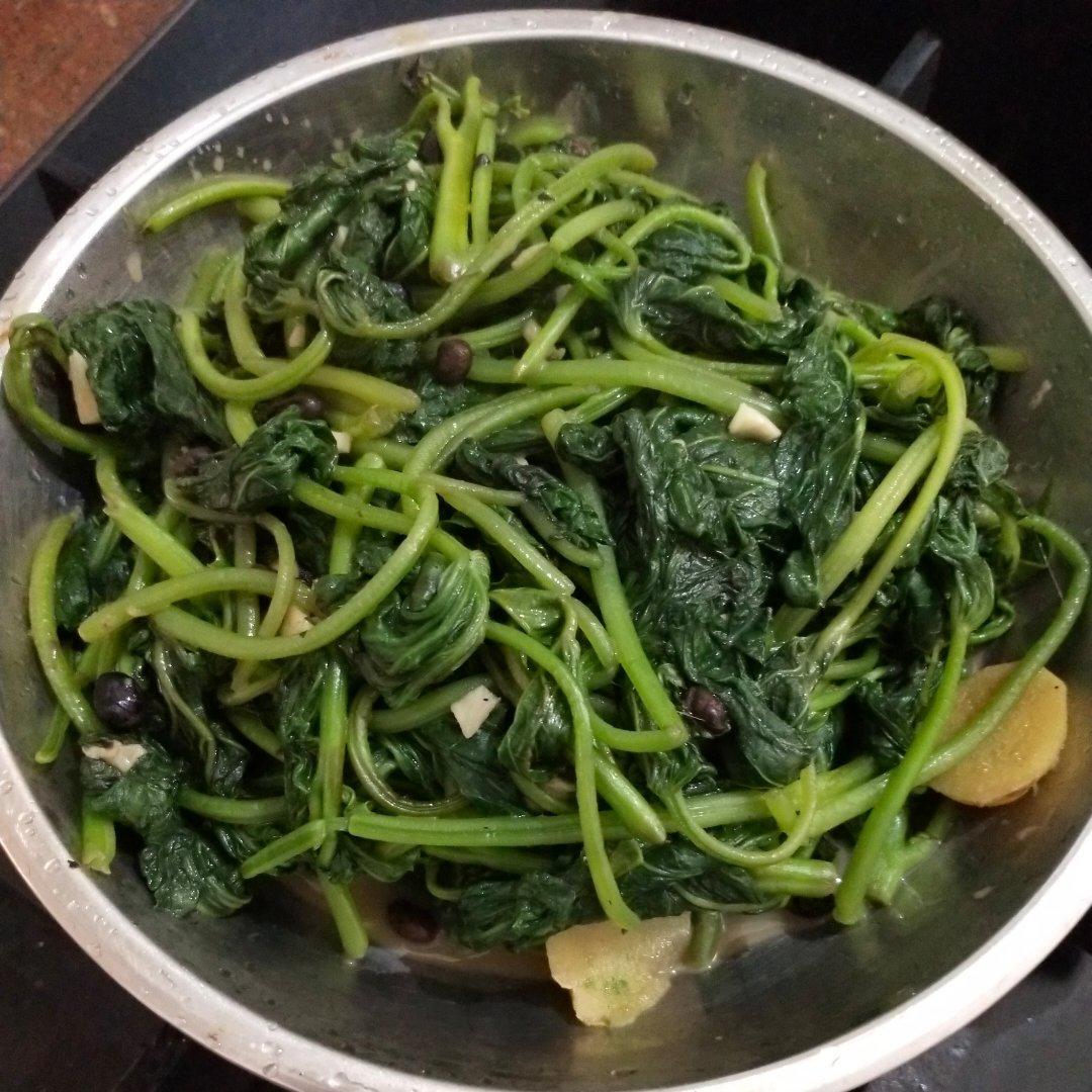 蒜蓉炒红薯叶