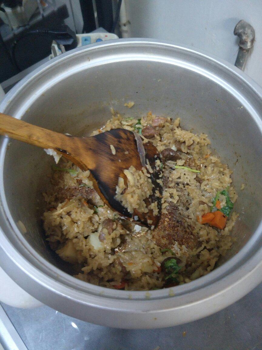喷香羊肉焖饭