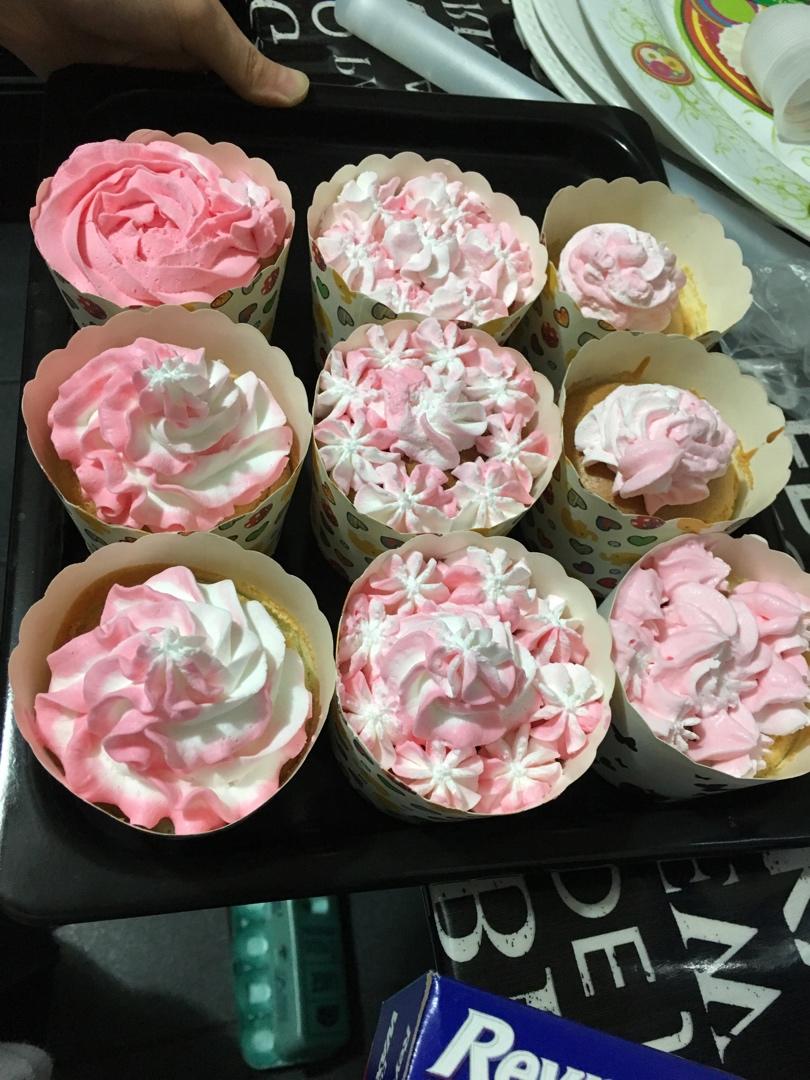 草莓奶油蛋糕/基础戚风胚，徒手脱模剖片及抹面挤花/「戚风及其衍生」烘焙视频蛋糕篇1