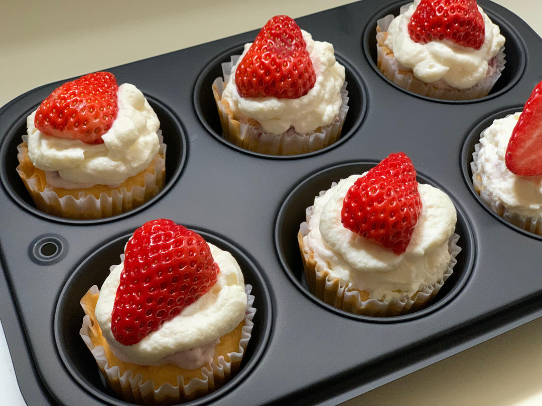 草莓奶油海绵Cupcake（杯蛋糕）C13