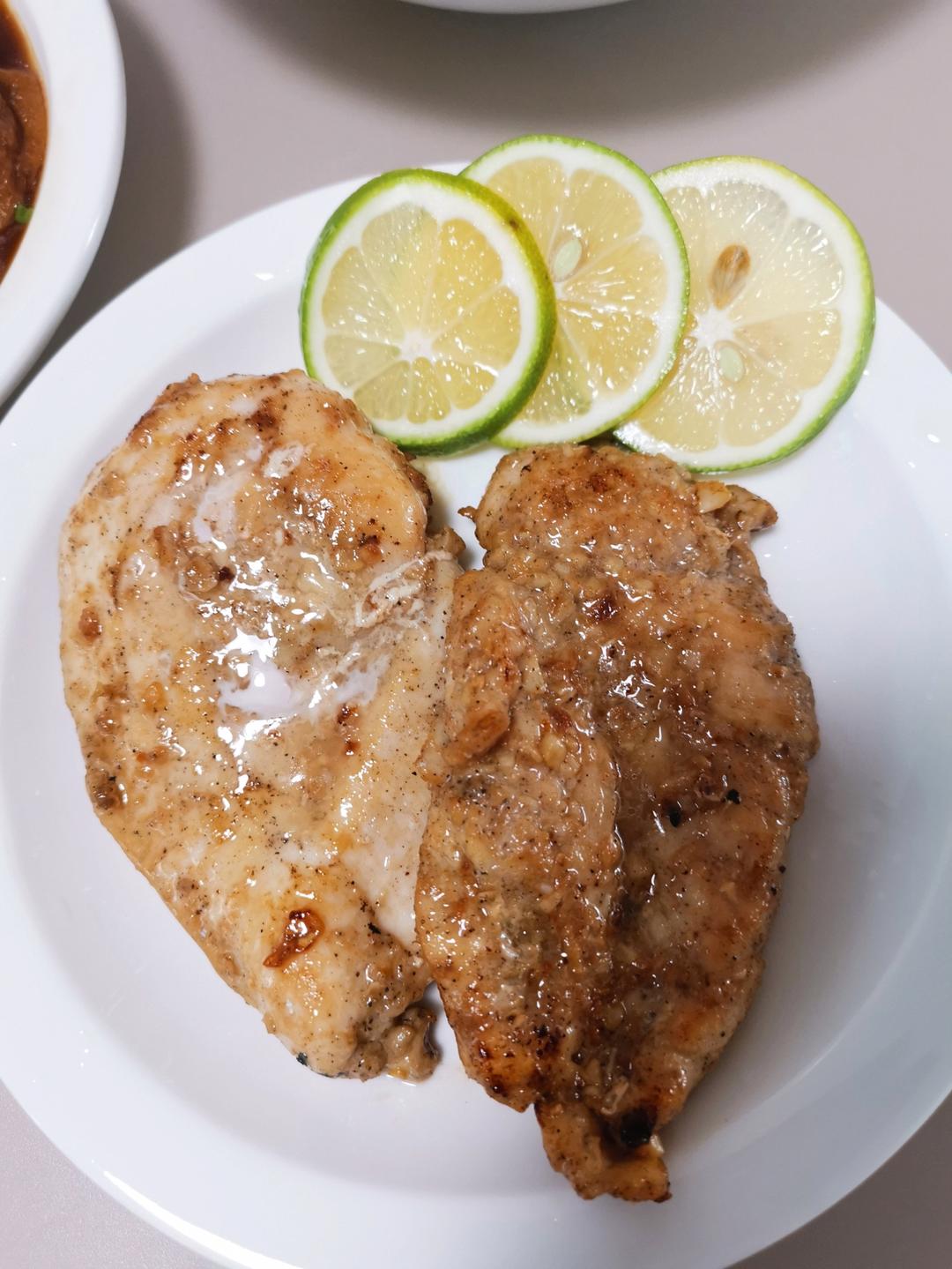 【嫩煎鸡胸肉】