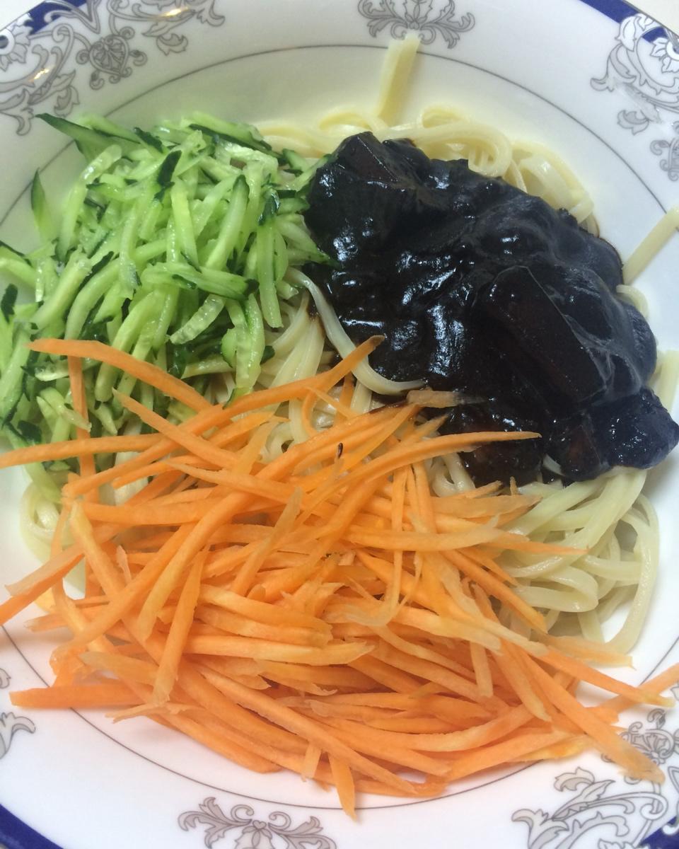 堂妈小厨——韩式炸酱面