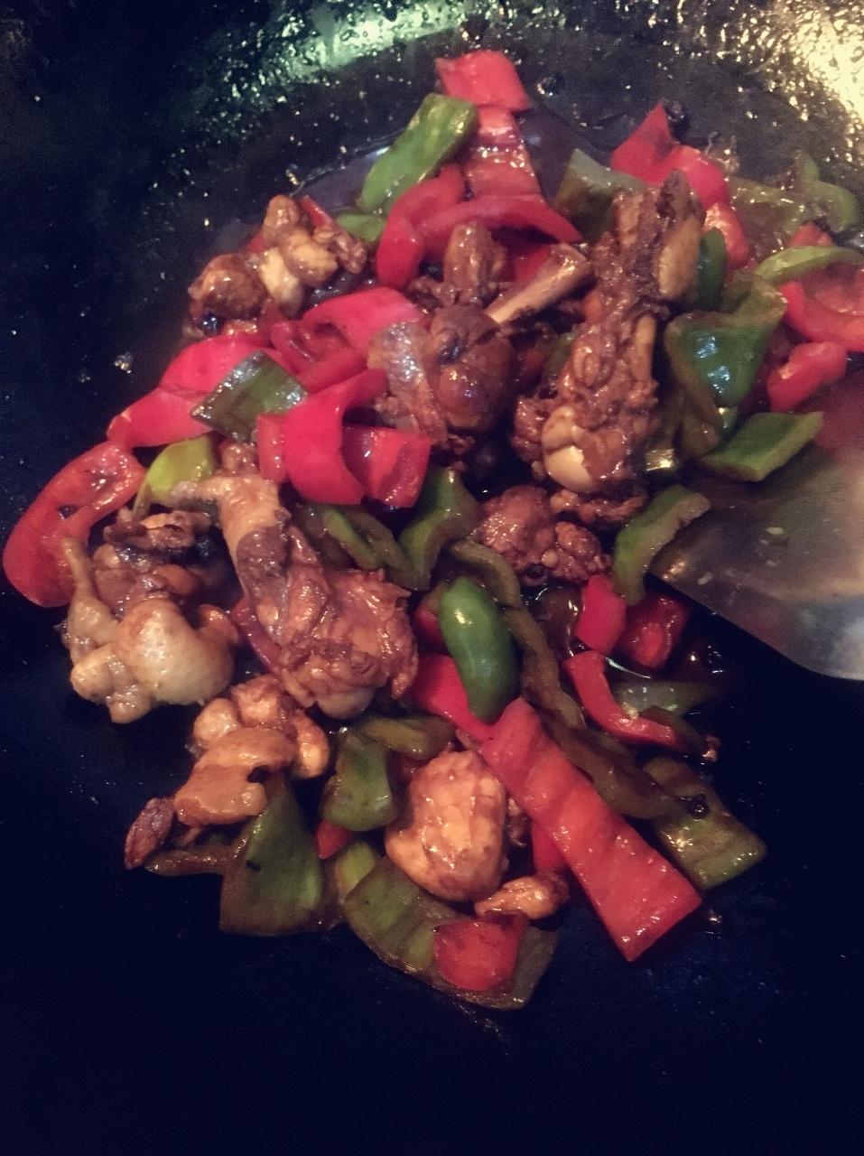 健身减肥最爱的鸡胸料理！——彩椒鸡丁